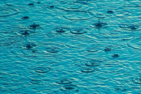 eaux_de_pluie eau de pluie qui tombe